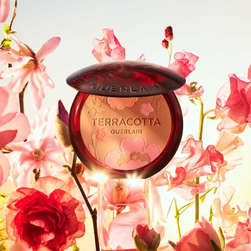 GUERLAIN Terracotta Flower Blossom - Das Puder Strahlender GUERLAIN Terracotta Flower Blossom - Das Puder Strahlender